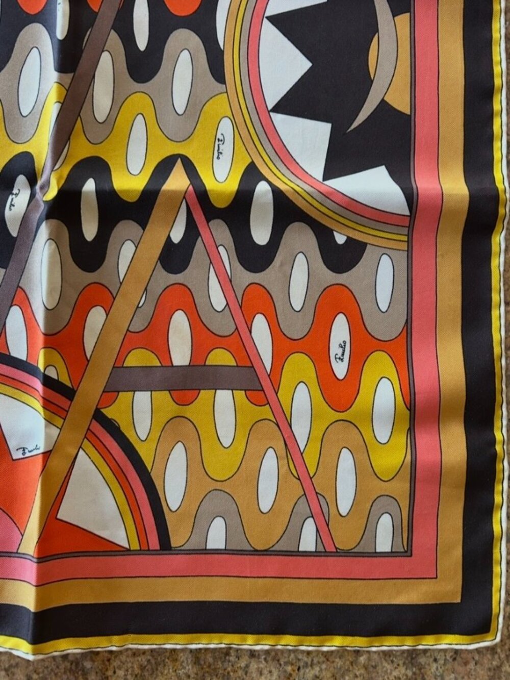 Vintage Emilio Pucci Silk Scarf Made in Italy Hand Rolled Edges ~ 17" x 17" - Picture 5 of 10